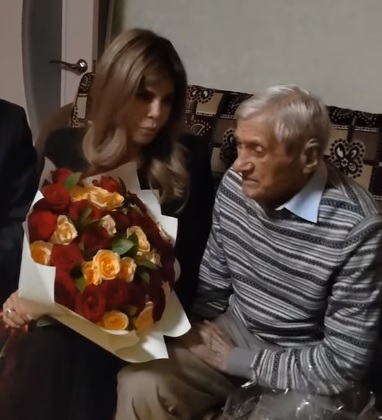 Первые лица города поздравили ветерана со 102-летием