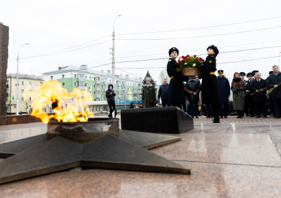 На площади Героев почтили память павших солдат