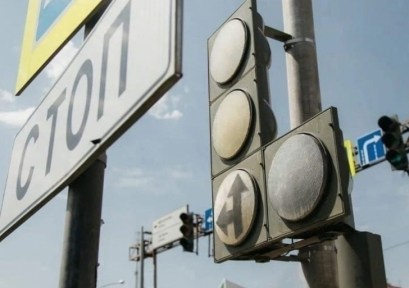 Светофоры отказали еще на нескольких городских локациях