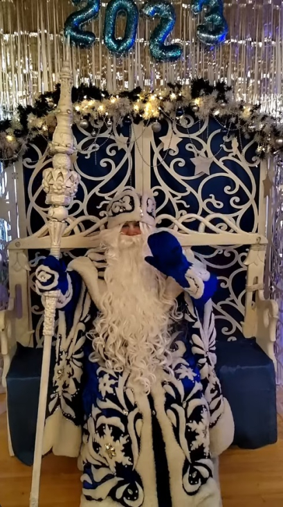 Дед Мороз ждёт деток в своей резиденции в Нижнем парке
