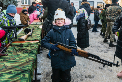 Детям подарили военно-патриотический праздник